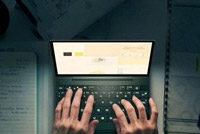 تعرفوا على أصغر حاسب محمول في العالم مع لوحة اللمس