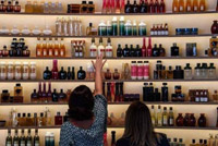 احذري مستحضرات التجميل.. هذا ما قد تحتويه