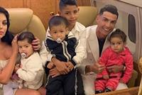 هكذا يحمي كريستيانو رونالدو أطفاله من فيروس كورونا!
