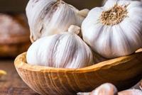 الثوم مفيد ولكنه لا يُنقذ من كوفيد-19!