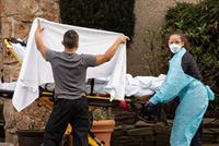 كيف يتم دفن ضحايا كورونا في لبنان؟