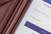 “فيسبوك” يكشف المنشورات الكاذبة وينبه المستخدمين